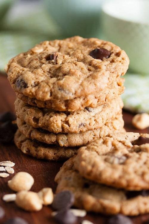 peanut butter oatmeal cookies 01.jpg